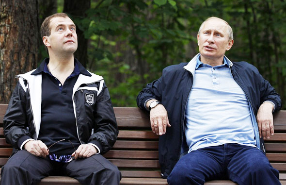 Путин и Медведев отчитались о доходах за 2016 год